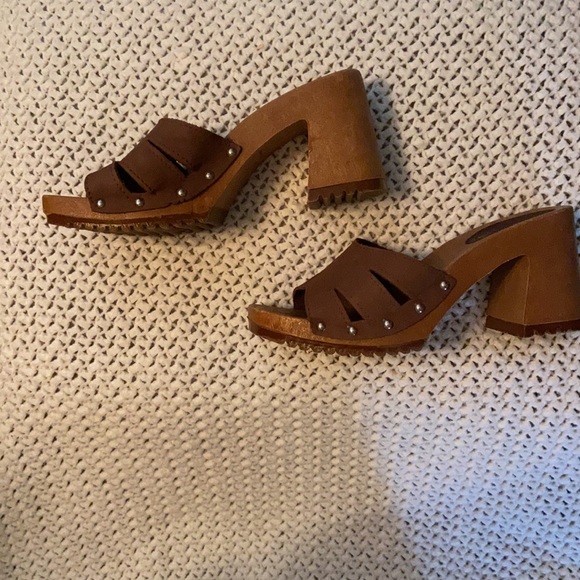 Vintage Italian Wood Wedge/ Block Heeled Sandal-Women’s Size 7 - Picture 2 of 8